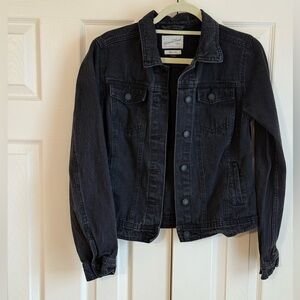 Universal Thread Goods Black Jean Jacket. Size M. 100% Cotton. Great Condition